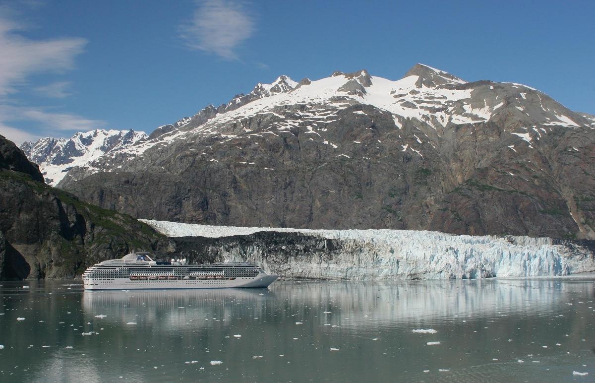 Uno de los Cruceros de Princess Cruises en uno de los Glaciares más bellos de Alaska el Glaciar Margerie